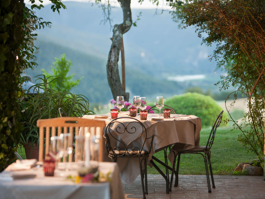 Tenuta Di Canonica Todi Eksteriør billede